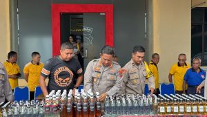 Polres Sorong Musnahkan Ratusan Liter BB Miras Di Akhir Tahun 2022