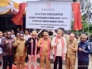 Komisioner Bawaslu RI Resmikan Kantor Persiapan Bawaslu Provinsi Papua Barat Daya