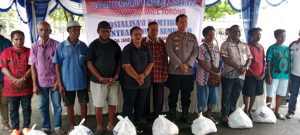 Pengelola Parkiran Bagikan Bantuan Sembako