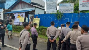 Keberatan Dengan Pelaksanaan Sita Eksekusi, Pihak Termohon dan Sejumlah Warga Datangi PN Sorong
