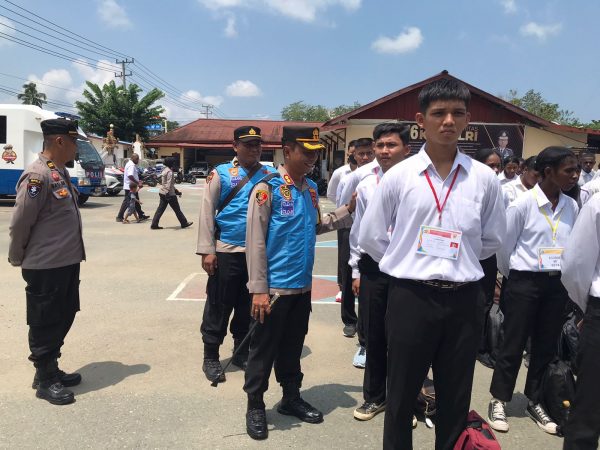 Pemkab Sorong Bantu Anggaran Keberangkatan Calon Siswa Polri Sebesar 1 Miliar