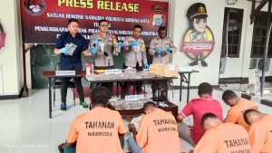 Satnarkoba Polresta Sorong Kota Bekuk 6 Tersangka dan 5,8 Kilogram Ganja