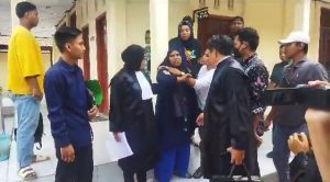 Kecewa Dengan Tuntuan Jaksa Seumur Hidup, Keluarga Terdakwa Mengamuk