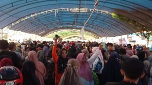 Ribuan Umat Muslim Jalan Santai Dan Bazar Amal