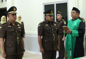 Dua Pejabat Kejaksaan Negeri Sorong Dilantik dan Diambil Sumpah