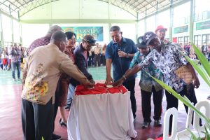Penjabat Wali Kota Menutup Lomba Yospan, Tari Kreasi Dan Nyanyi Solo
