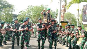 Berkunjung ke Yonif RK 762/VYS, Pangdam Tegaskan Netralitas TNI Dalam Pemilu 2024