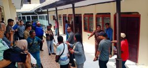 Keluarga Terdakwa Mengamuk Usai Hakim Bacakan Vonis 10 Tahun Penjara