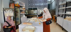 Dihari Natal Albaraka Bakery Hadirkan Putri Salju