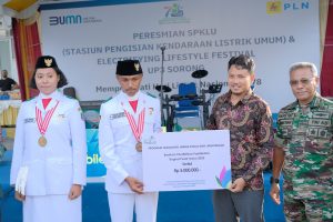 PLN Beri Bantuan Pendidikan Bagi Paskibraka Papua Barat Daya