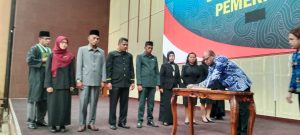 Penjabat Wali Kota Sorong Lantik 7 Pengawas dan 26 Kepala Sekolah