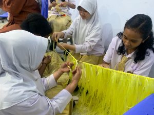Kearifan Lokal Papua Tingkatkan Minat dan Kreativitas Siswa Golden Gate