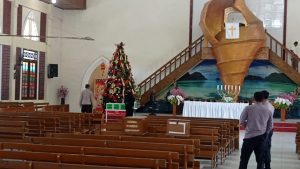 Jelang Ibadah Natal Brimob Polda Papua Barat Sterilisasi Empat Gereja