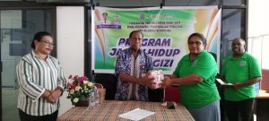 Pemprov Papua Barat Daya Serahkan Bantuan Program Dapur Gizi Kota Sorong