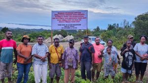 Kecewa Atas Sikap Pemerintah, Warga Pasang Plang Larangan Membangun dan Bendung Danau Ayamaru
