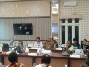 Luangkan Waktu Kunjungi KPU Tambrauw, Penjabat Bupati Harap Pleno Berjalan Damai