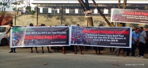 Masyarakat Asli Papua Demo Minta KPU PBD Rekapitulasi Ulang Suara