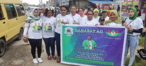 Pasukan Elisa Kambu SQUAD dan Sahabat AG Berkolaborasi Berbagi Takjil di Sorong