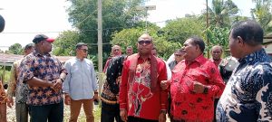 Pemerintah Kota Sorong Salurkan Bantuan Pembangunan Gereja Katolik dan GKI