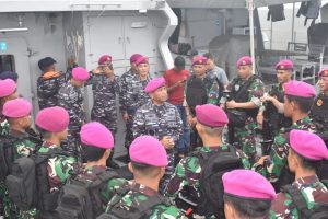 Wakil Komandan Pasmar 3 Pimpin Apel Pemberangkatan Prajurit Petarung Pasmar 3 BKO Lanal Nabire