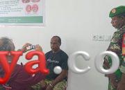 Peringati HUT TNI AD, Babinsa Inanwatan Bantu Operasi Bibir Sumbing
