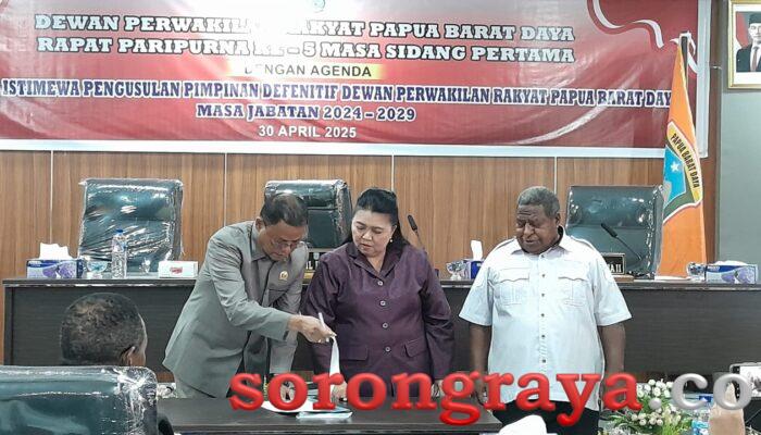 Ortis Fernando Sagrim Ditetapkan Sebagai Ketua DPR Papua Barat Daya