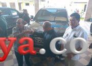 Labert Jitmau Serahkan Satu Unit Mobil Operasional Jenis Land Cruiser