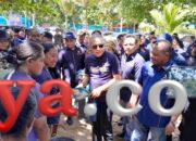 Waketum DPP Nasdem Bagi Dompet Ikan Kepada Mama-mama Papua