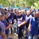 Waketum DPP Nasdem Bagi Dompet Ikan Kepada Mama-mama Papua