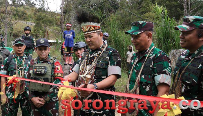 Danrem 172 PWY dan Bupati Lanny Jaya Resmikan PLTMH Karya Prajurit TNI