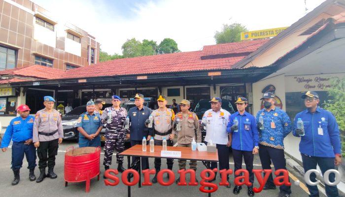 Polresta Sorong Kota Musnahkan Ratusan Liter Miras Ilegal