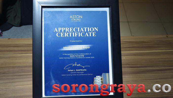 Media SORONGRAYA.CO Raih Penghargaan Dari Aston Hotel