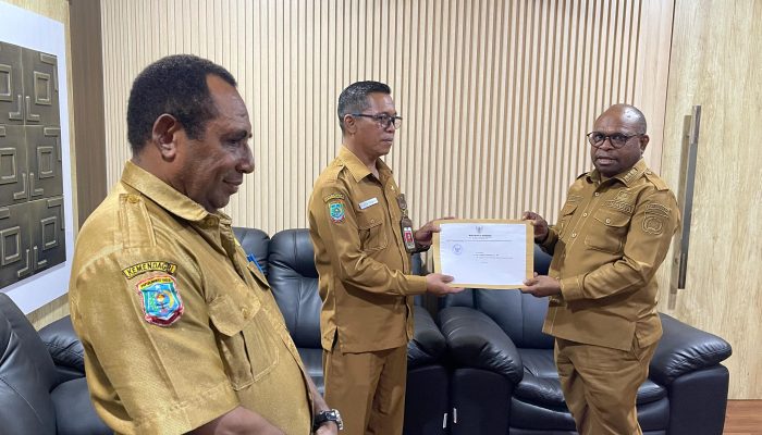 Gantikan Saul Solosa, Thamrin Tajudin Jabat Plt Sekwan Kota Sorong