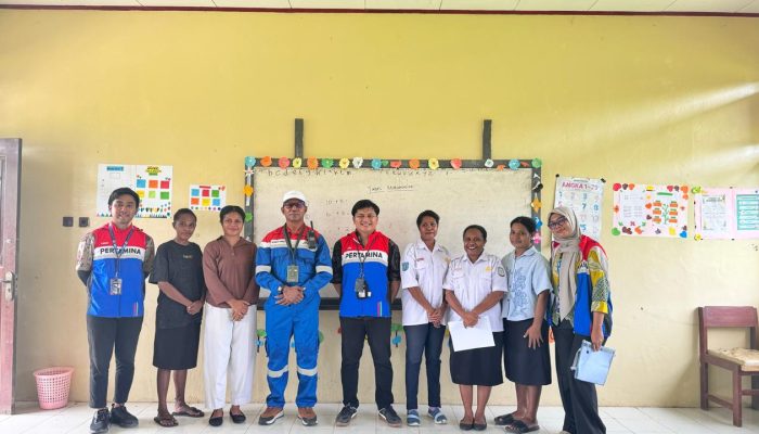 Pertamina Patra Niaga Kilang Kasim: Menepis Terik Seget, Mengantar Harapan Baru untuk Anak-Anak Ujung Papua