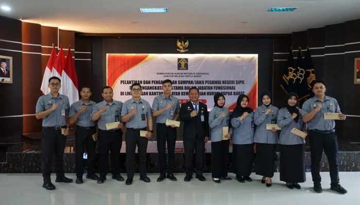 Kakanwil Kemenkum PB Ambil Sumpah PNS dan Lantik Pegawai dalam Jabatan Fungsional, Teguhkan Integritas ASN