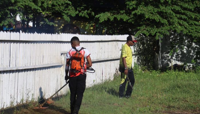 Polresta Sorong Kota Gelar Bakti Sosial Kurvey di TMP Tri Jaya Sakti