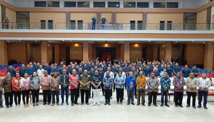 Wali Kota Sorong Lepas Kontingen LPPD Menuju Pesparawi Nasional XIV
