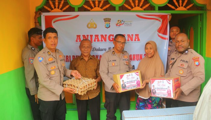 Sambut HUT Bhayangkara ke-80, Polresta Sorong Kota Anjangsana dan Bagikan Tali Asih