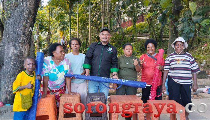 Garda Bangsa PBD Bagikan Bantuan Sarana untuk UMKM Mama-mama Papua