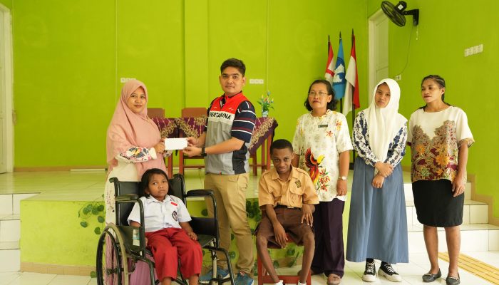 Pertamina Patra Niaga Kilang Kasim Berbagi Keceriaan Bersama Murid SLB Kota Sorong