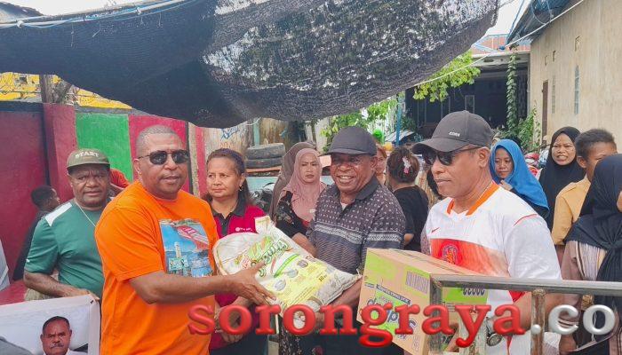 Peduli Korban Kebakaran, Ikatan Alumni Kota Studi Hollandia Jayapura PBD Salurkan Bantuan
