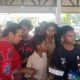 Orpa Susana Kambu Borong Produk UMKM dan Traktir Anak Sekolah