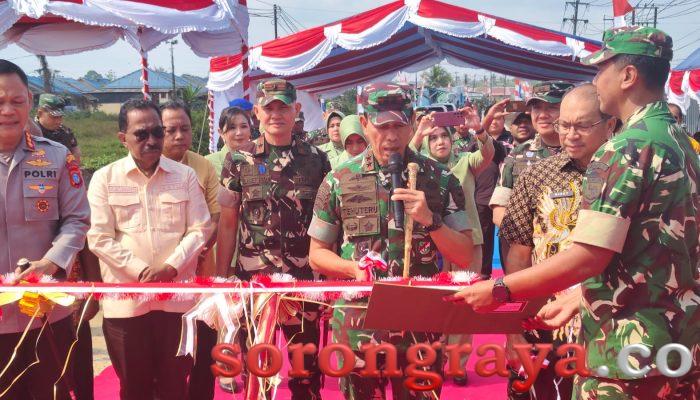 TNI Hadir untuk Masyarakat, Pangdam XVIII/Kasuari Resmikan Jembatan Garuda