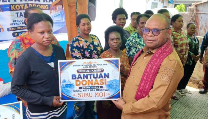 12 Suku Asli OAP Dapat Bantuan Donasi Dari Pemkot Sorong Bagi Pelaku UMKM