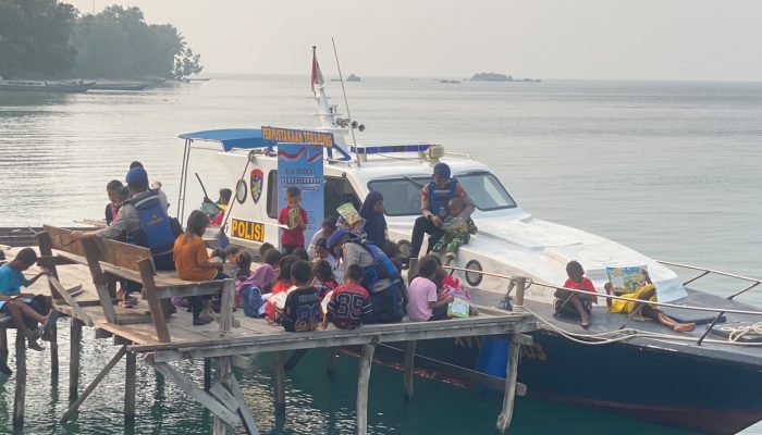 Perpustakaan Terapung Satpolairud Polresta Sorong Kota, Ruang Belajar Bagi Puluhan Anak