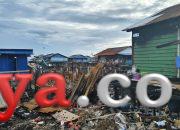 Air Mata Dibalik Serpihan Kayu di Pinggiran Pantai